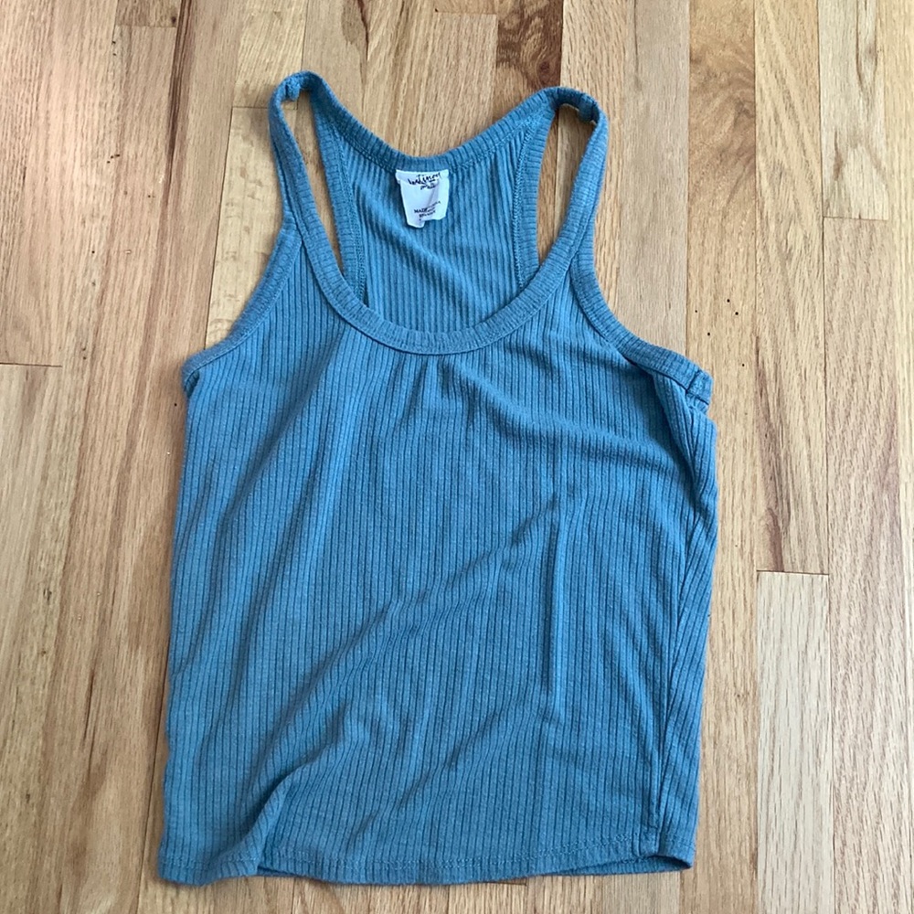 2 tank tops : destined- black (M), blue(S)